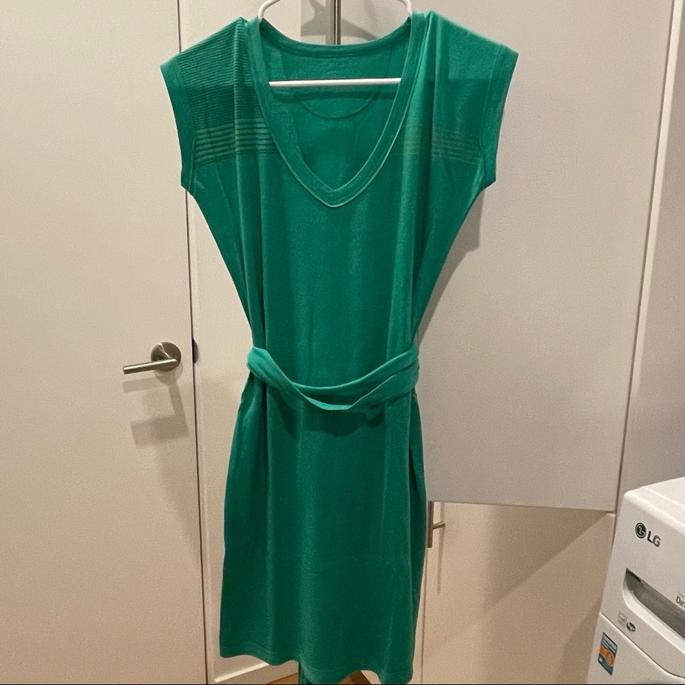 Icebreaker Merino Wool, XS, Kelly green belted t-shirt dress with stripe detail